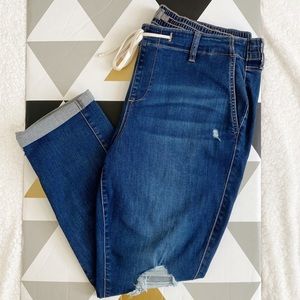 Torrid Pull-On Weekend Straight Super Soft Mid-Rise Jean 2R